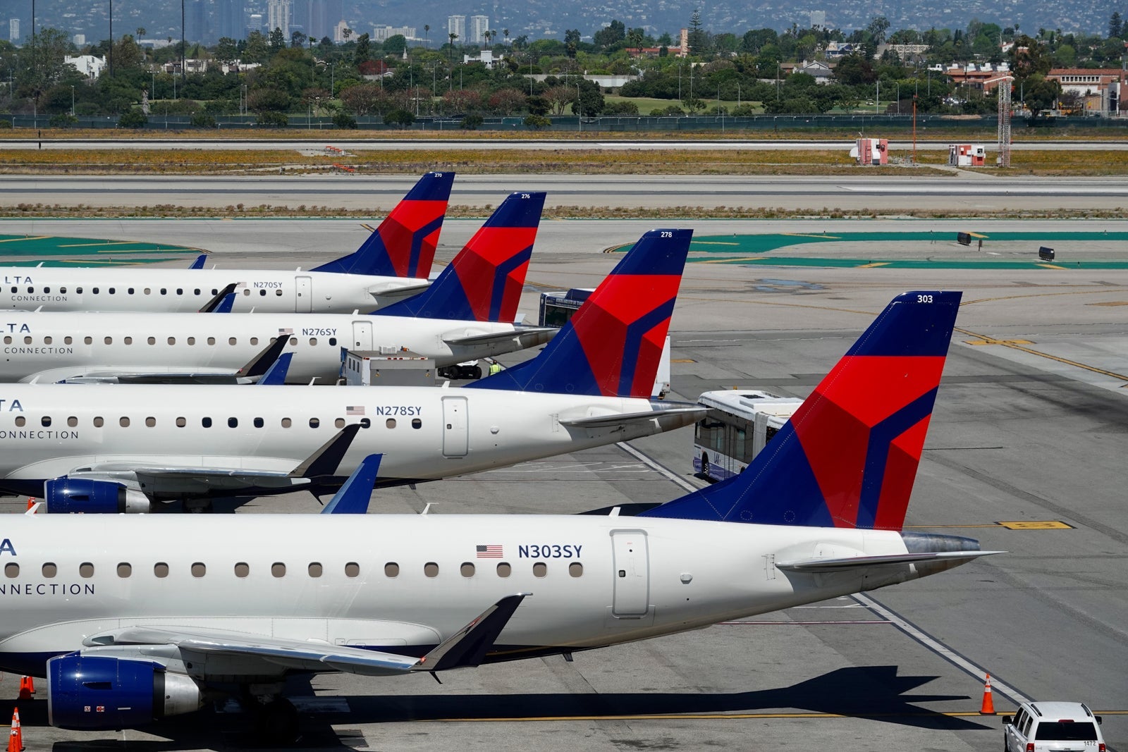 Delta Connection Planes LAX Tails